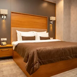 Midtown Hotel